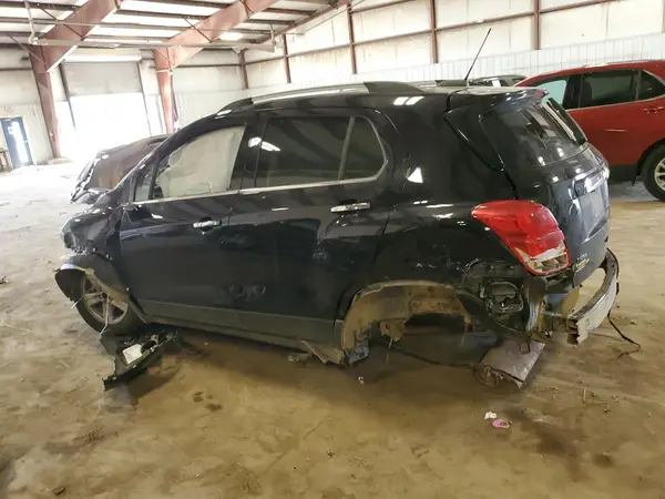 KL7CJLSB6LB033035 2020 CHEVROLET TRAX - Image 2