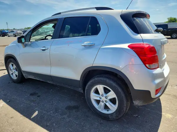 KL7CJLSB6LB037909 2020 CHEVROLET TRAX - Image 2