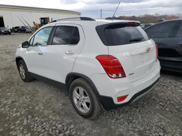KL7CJLSB6LB077018 2020 CHEVROLET TRAX - Image 2