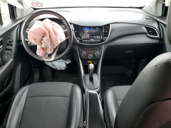 KL7CJLSB6LB077018 2020 CHEVROLET TRAX - Image 8