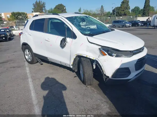 KL7CJLSB6LB325915 2020 CHEVROLET TRAX - Image 1