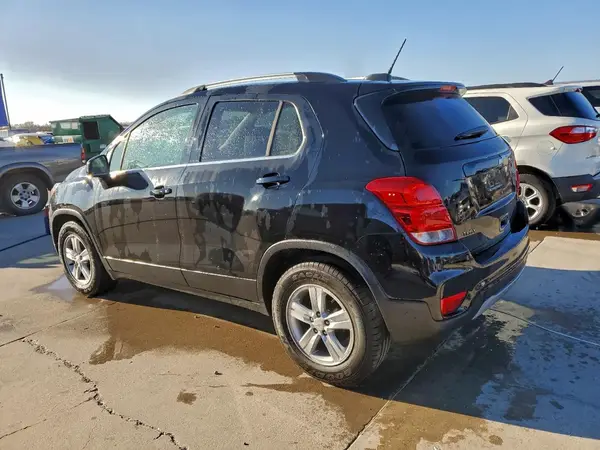KL7CJLSB6LB327907 2020 CHEVROLET TRAX - Image 2