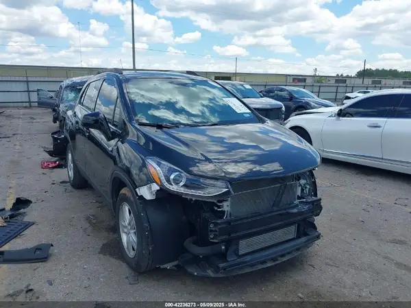 KL7CJLSB6LB330760 2020 CHEVROLET TRAX - Image 1