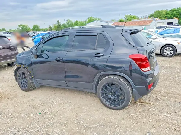 KL7CJLSB6LB348952 2020 CHEVROLET TRAX - Image 2