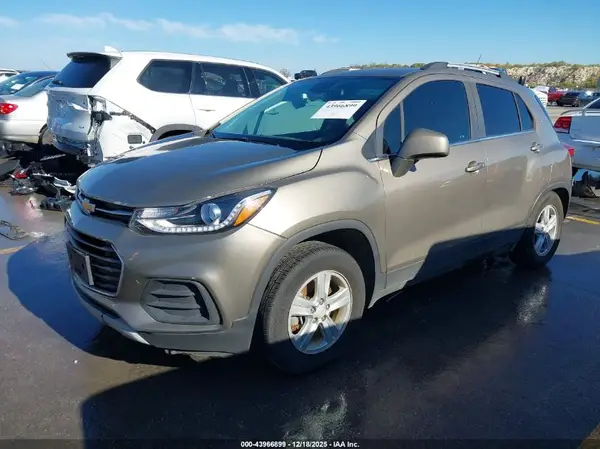 KL7CJLSB6LB353763 2020 CHEVROLET TRAX - Image 2