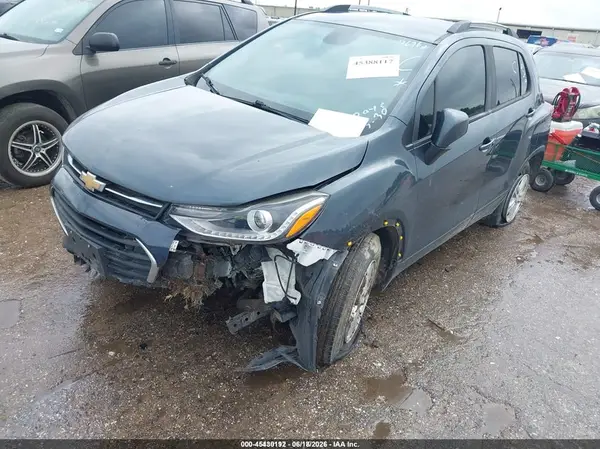 KL7CJLSB6MB304676 2021 CHEVROLET TRAX - Image 2