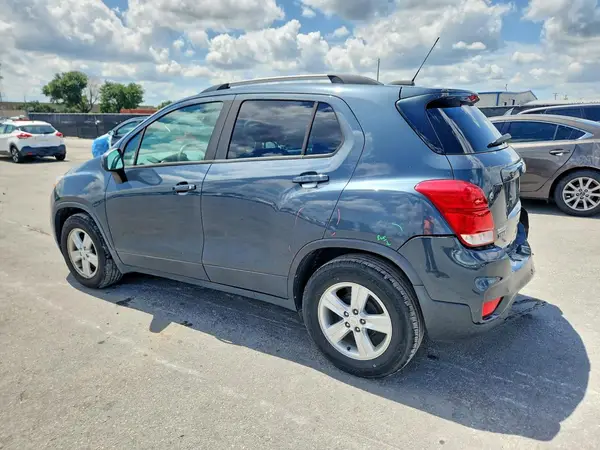 KL7CJLSB6MB307867 2021 CHEVROLET TRAX - Image 2