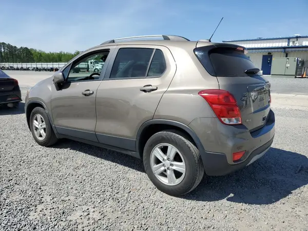 KL7CJLSB6MB310915 2021 CHEVROLET TRAX - Image 2