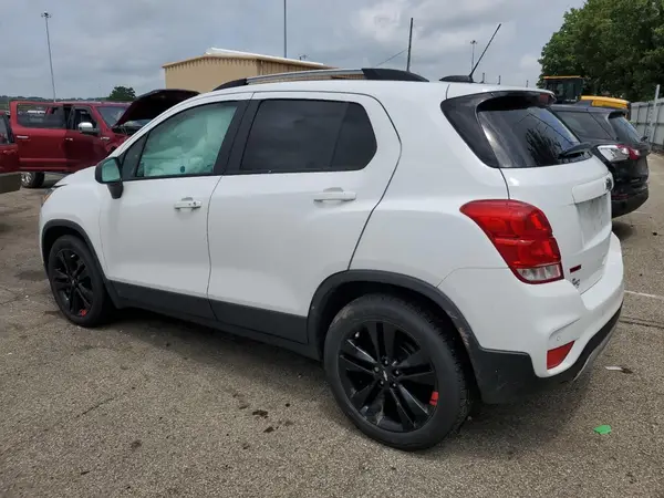 KL7CJLSB6MB318318 2021 CHEVROLET TRAX - Image 2