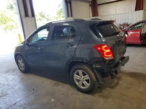 KL7CJLSB6MB323731 2021 CHEVROLET TRAX - Image 2