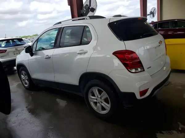 KL7CJLSB6MB324541 2021 CHEVROLET TRAX - Image 2
