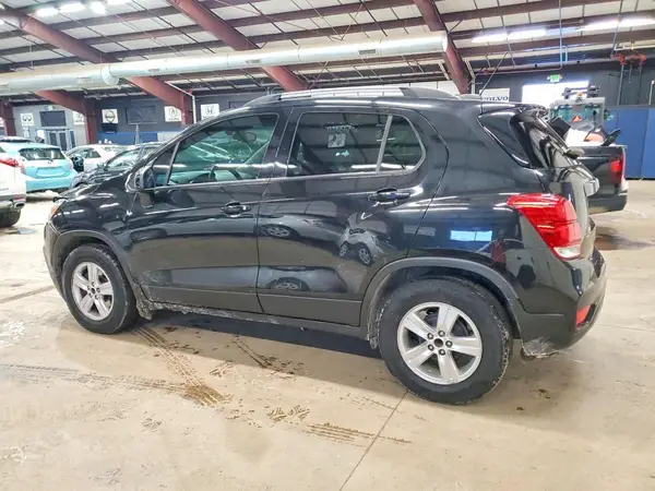 KL7CJLSB6MB330131 2021 CHEVROLET TRAX - Image 2