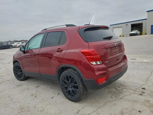 KL7CJLSB6MB335572 2021 CHEVROLET TRAX - Image 2