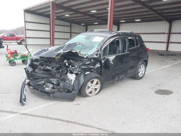 KL7CJLSB6MB359032 2021 CHEVROLET TRAX - Image 2