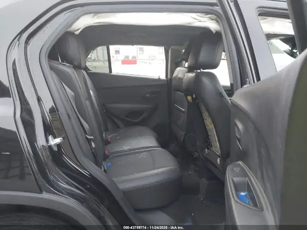 KL7CJLSB6MB359032 2021 CHEVROLET TRAX - Image 8