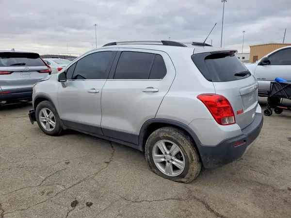 KL7CJLSB7GB504261 2016 CHEVROLET TRAX - Image 2