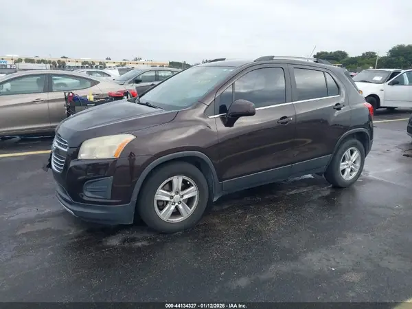KL7CJLSB7GB543819 2016 CHEVROLET TRAX - Image 2