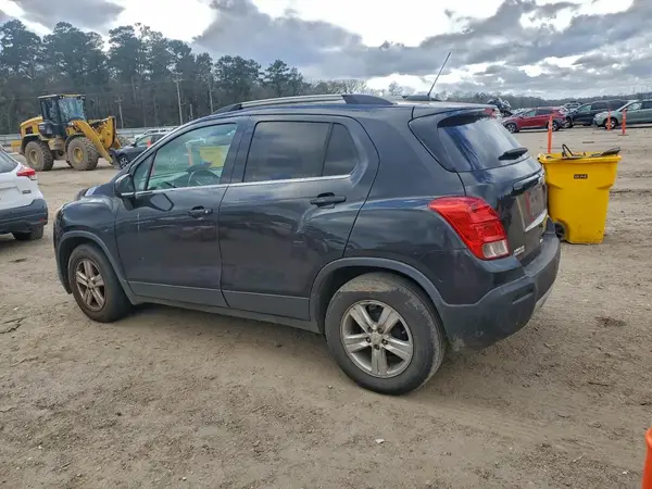 KL7CJLSB7GB561155 2016 CHEVROLET TRAX - Image 2