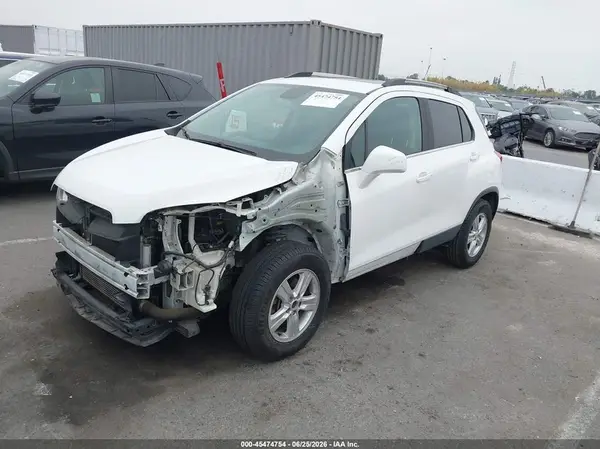 KL7CJLSB7GB592633 2016 CHEVROLET TRAX - Image 2