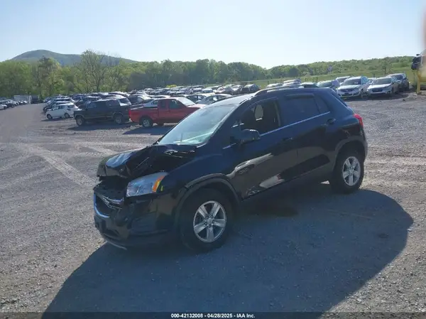 KL7CJLSB7GB721485 2016 CHEVROLET TRAX - Image 2
