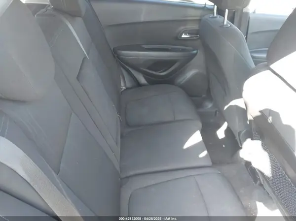 KL7CJLSB7GB721485 2016 CHEVROLET TRAX - Image 8