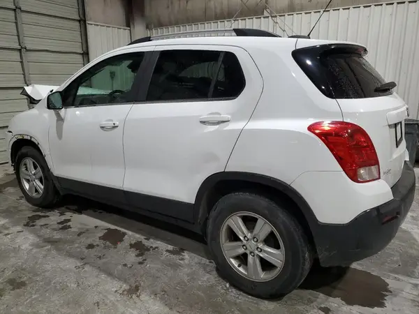 KL7CJLSB7GB759847 2016 CHEVROLET TRAX - Image 2