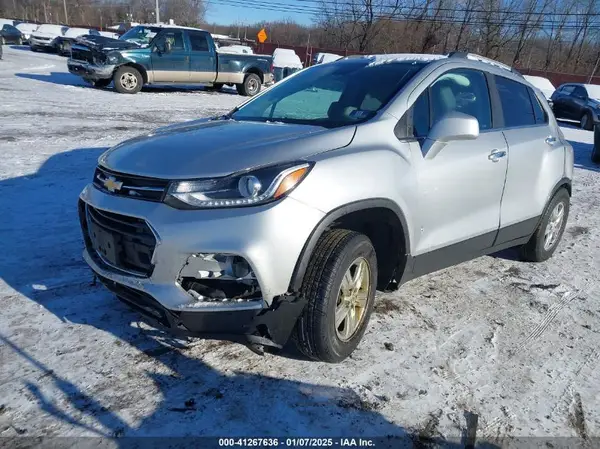 KL7CJLSB7HB132518 2017 CHEVROLET TRAX - Image 2