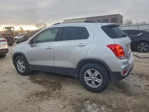 KL7CJLSB7HB234420 2017 CHEVROLET TRAX - Image 2