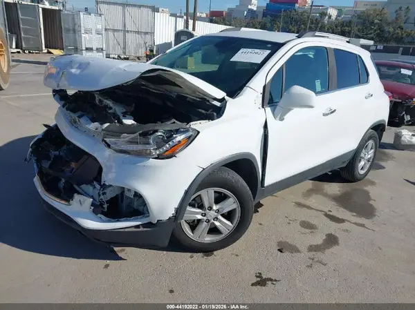 KL7CJLSB7HB235289 2017 CHEVROLET TRAX - Image 2