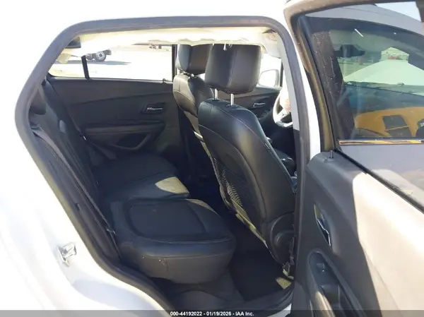KL7CJLSB7HB235289 2017 CHEVROLET TRAX - Image 8