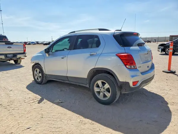 KL7CJLSB7HB238578 2017 CHEVROLET TRAX - Image 2