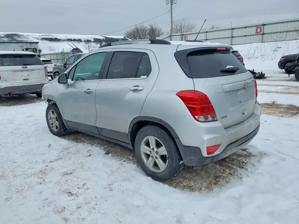 KL7CJLSB7JB506812 2018 CHEVROLET TRAX - Image 2