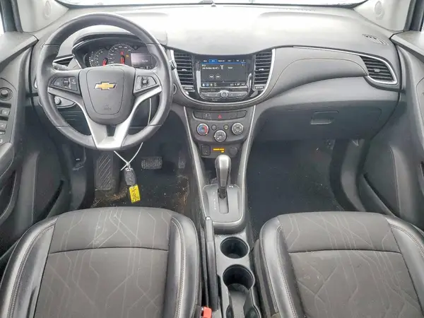 KL7CJLSB7JB506812 2018 CHEVROLET TRAX - Image 8