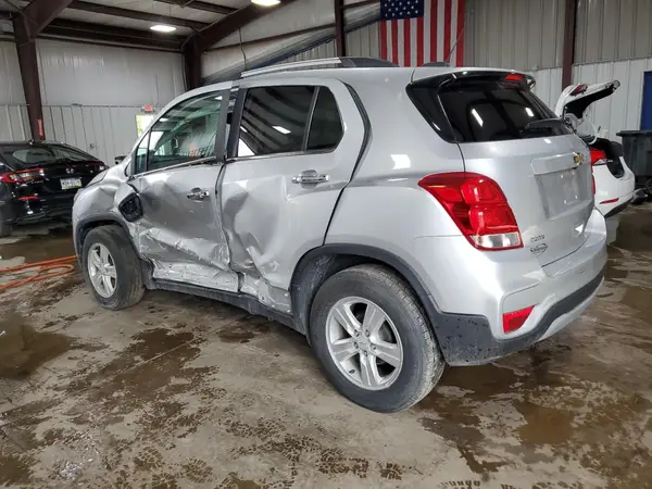 KL7CJLSB7JB506986 2018 CHEVROLET TRAX - Image 2