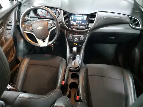 KL7CJLSB7JB506986 2018 CHEVROLET TRAX - Image 8