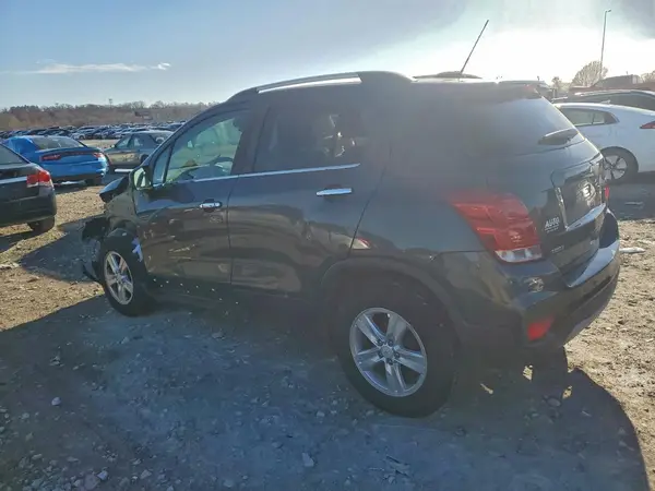 KL7CJLSB7JB541527 2018 CHEVROLET TRAX - Image 2