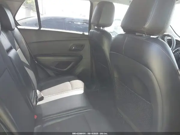 KL7CJLSB7JB541608 2018 CHEVROLET TRAX - Image 8