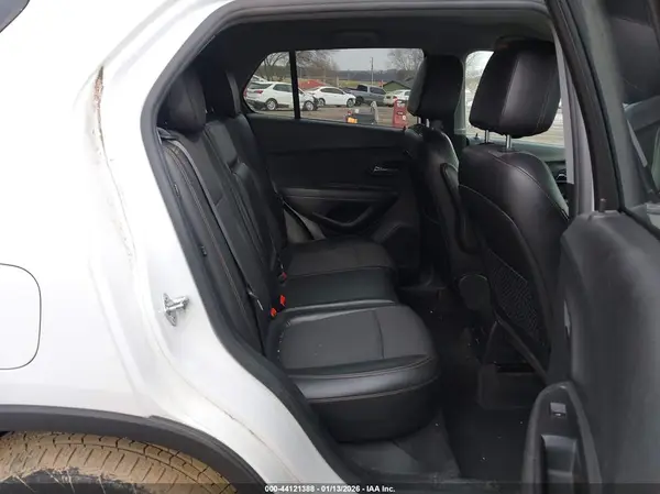 KL7CJLSB7JB541897 2018 CHEVROLET TRAX - Image 8