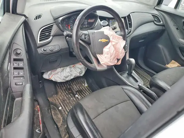 KL7CJLSB7JB548008 2018 CHEVROLET TRAX - Image 8