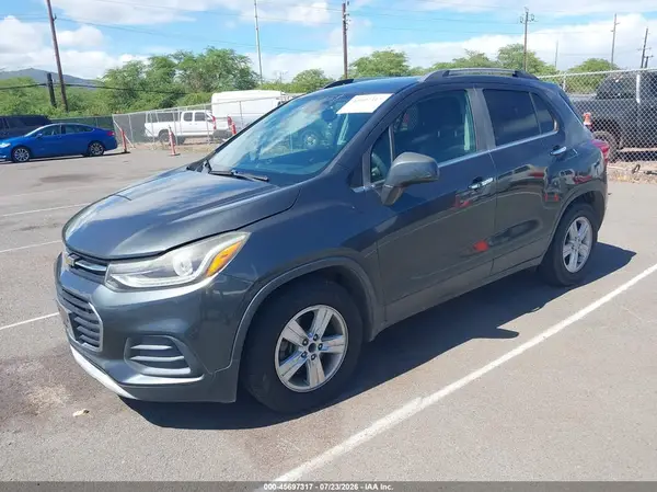 KL7CJLSB7JB548803 2018 CHEVROLET TRAX - Image 2