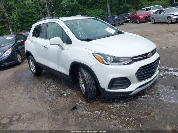 KL7CJLSB7JB558196 2018 CHEVROLET TRAX - Image 1