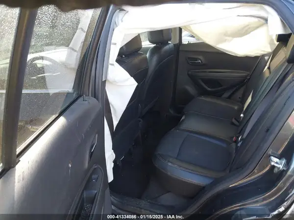 KL7CJLSB7JB580358 2018 CHEVROLET TRAX - Image 8