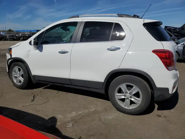 KL7CJLSB7JB589884 2018 CHEVROLET TRAX - Image 2