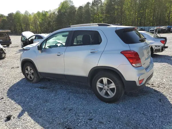 KL7CJLSB7JB600009 2018 CHEVROLET TRAX - Image 2