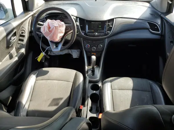 KL7CJLSB7JB600009 2018 CHEVROLET TRAX - Image 8