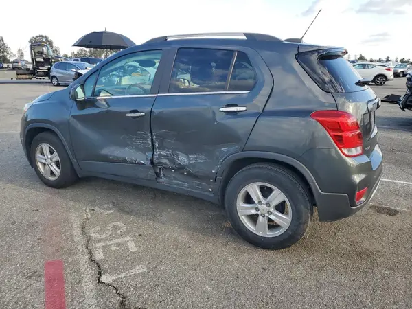 KL7CJLSB7JB603153 2018 CHEVROLET TRAX - Image 2