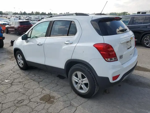 KL7CJLSB7JB629154 2018 CHEVROLET TRAX - Image 2