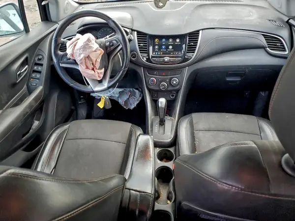 KL7CJLSB7JB648044 2018 CHEVROLET TRAX - Image 8
