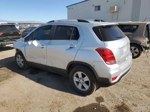 KL7CJLSB7JB649162 2018 CHEVROLET TRAX - Image 2