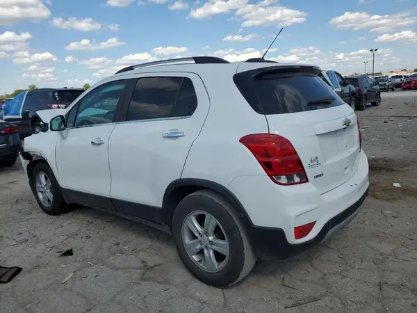 KL7CJLSB7JB706749 2018 CHEVROLET TRAX - Image 2